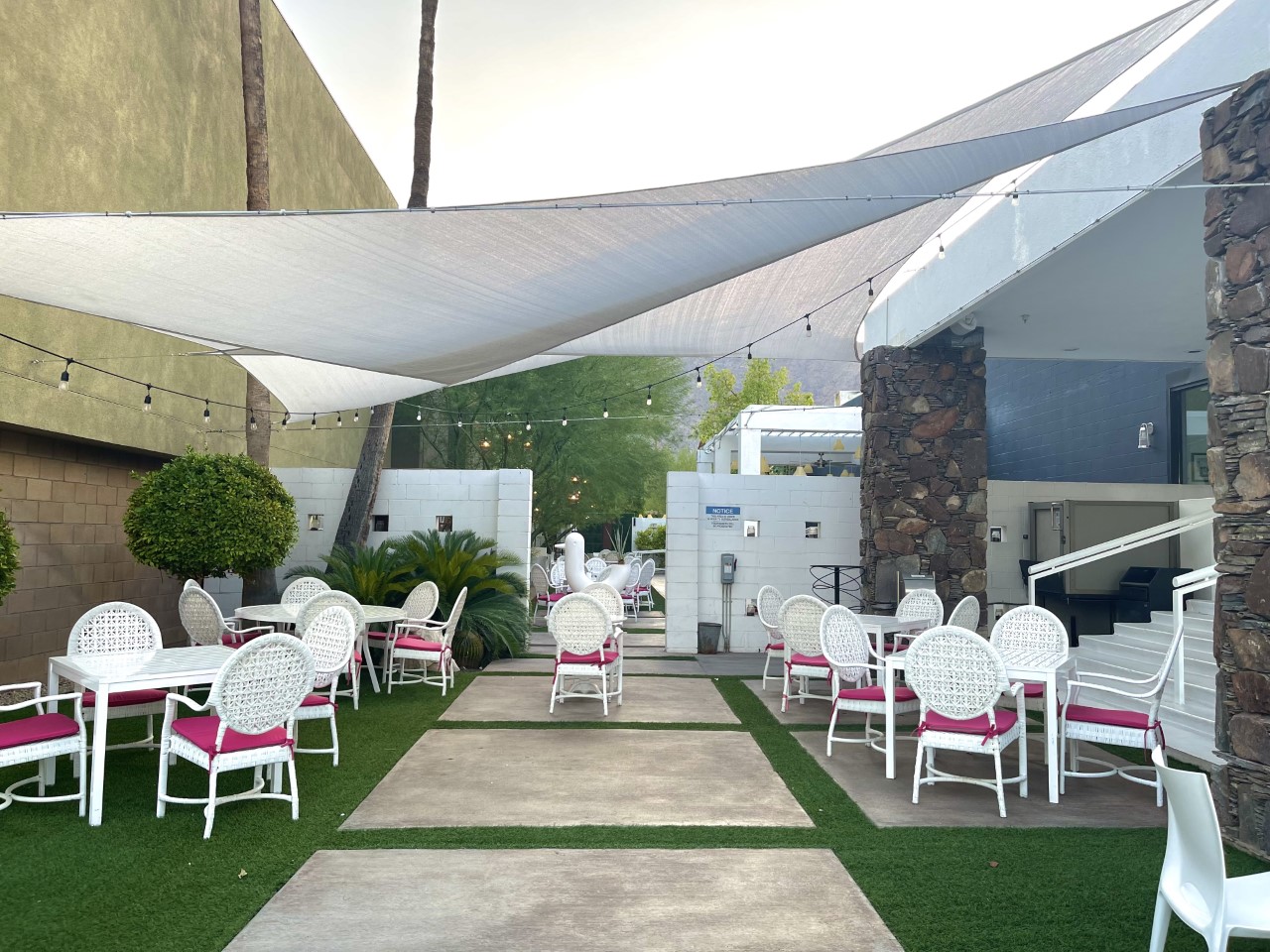 Eight 4 Nine Pink Palm Springs Restaurant Exterior
